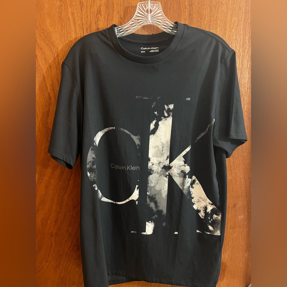 NWT- Calvin Klein Black Beauty Short Sleeves T Shirt Size Small